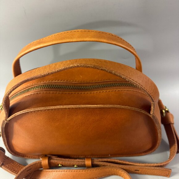 Madewell The Sydney Zip Top Leather Crossbody - Picture 4 of 15